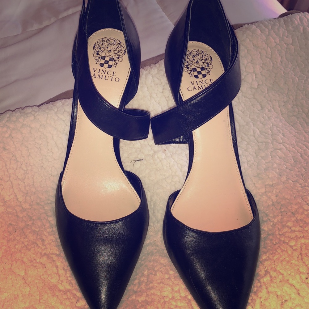 Vince Camuto black pumps